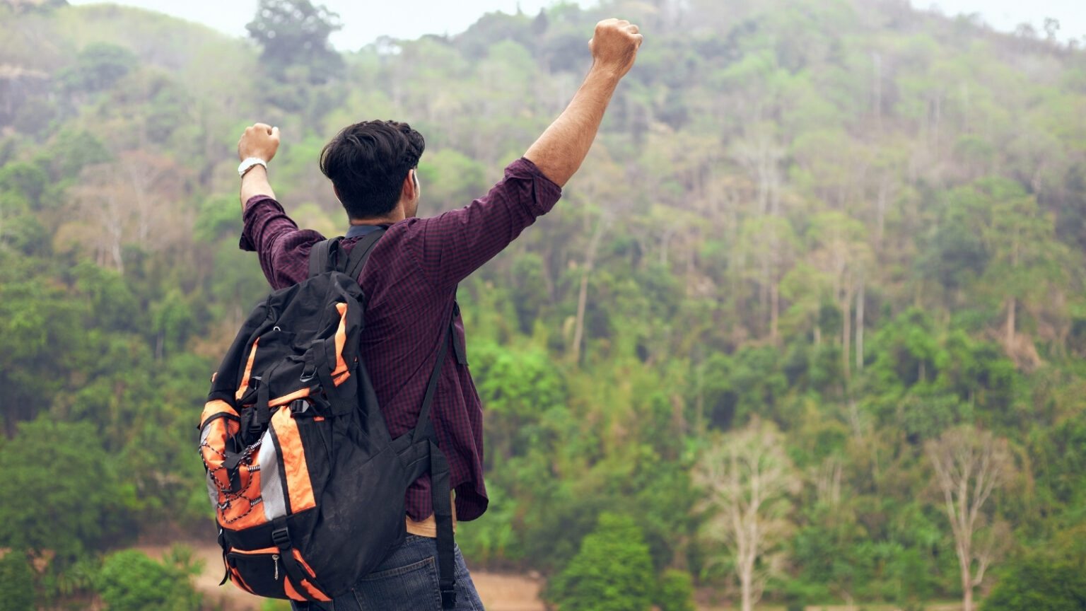 Viajar con desconocidos solteros